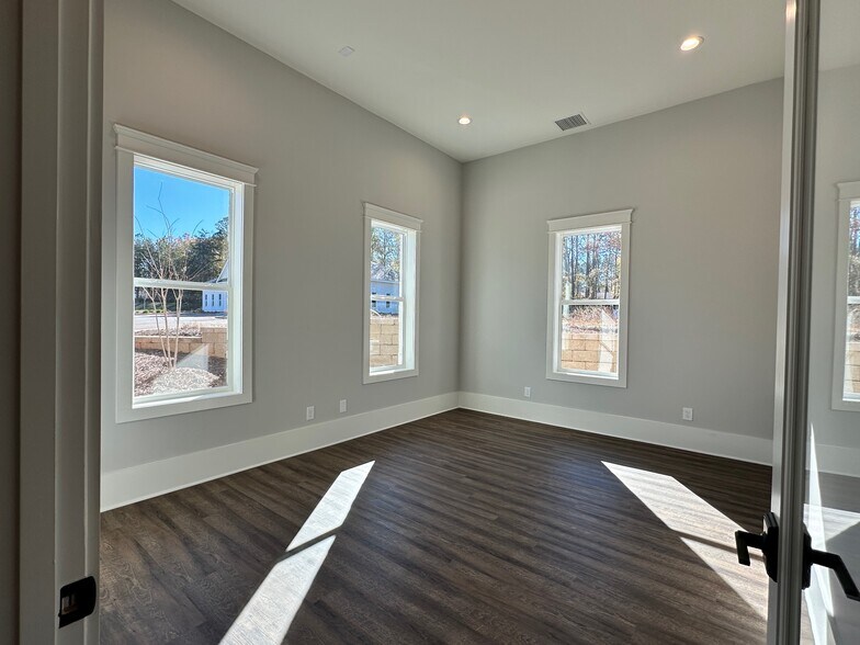 More Photos Of 2053 Experiment Station Rd, Watkinsville Office For Sale