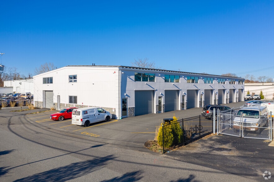More Photos Of 586 Pleasant St, Watertown Light Distribution For Sale