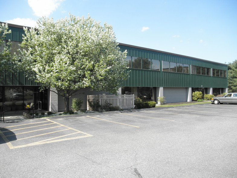 Primary Photo Of 170 West Rd, Portsmouth Manufacturing For Lease