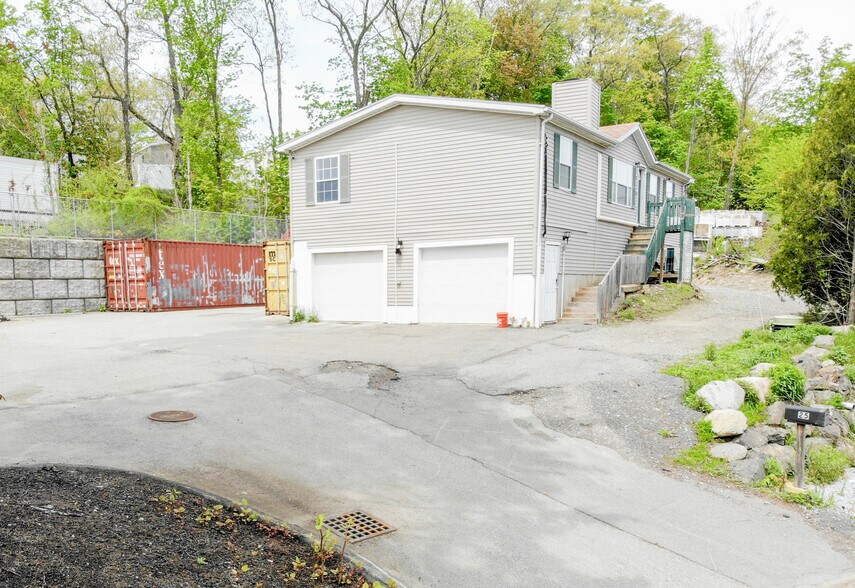 More Photos Of 25 Popes Ln, Danvers Flex For Sale