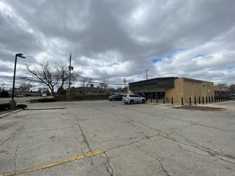 More Photos Of 7950 Crawford Ave, Skokie Convenience Store For Lease