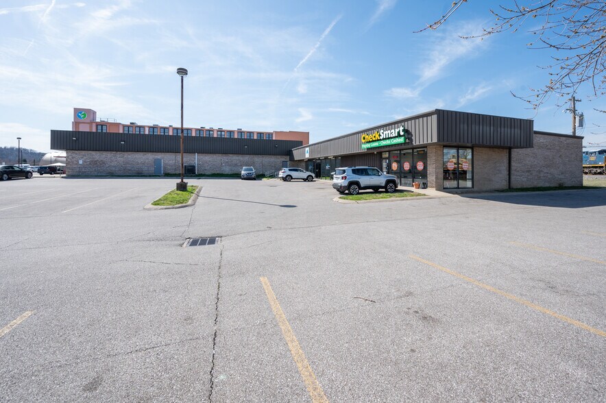 More Photos Of 1715 Madison Ave, Covington Storefront Retail Office For Lease