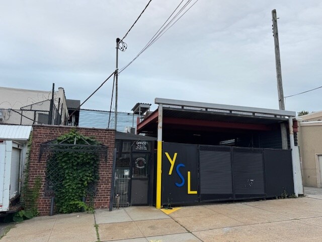 Primary Photo Of 15050 11th Ave, Whitestone Industrial For Sale