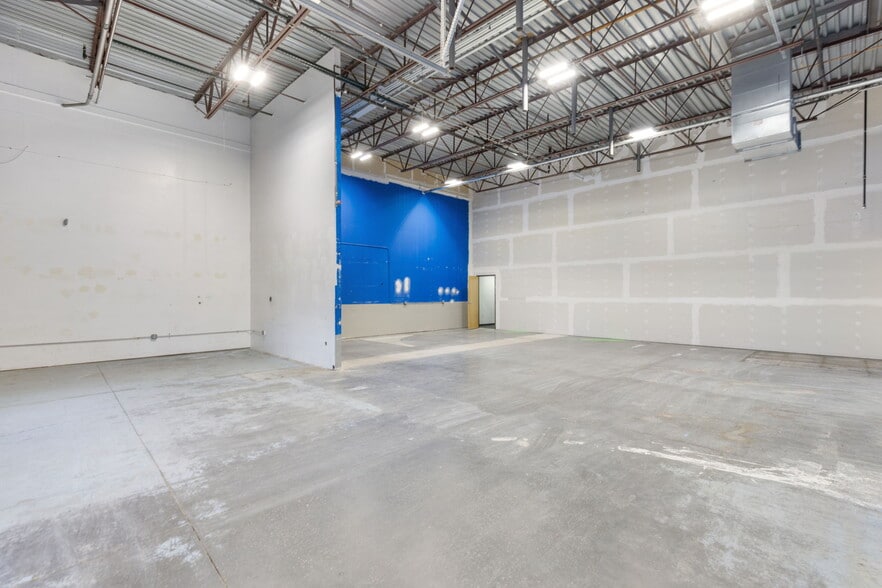 More Photos Of 590 Burbank St, Broomfield Flex For Lease
