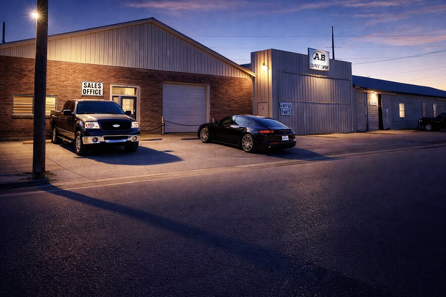 Primary Photo Of 1808 Bomar Ave, Fort Worth General Retail For Sale