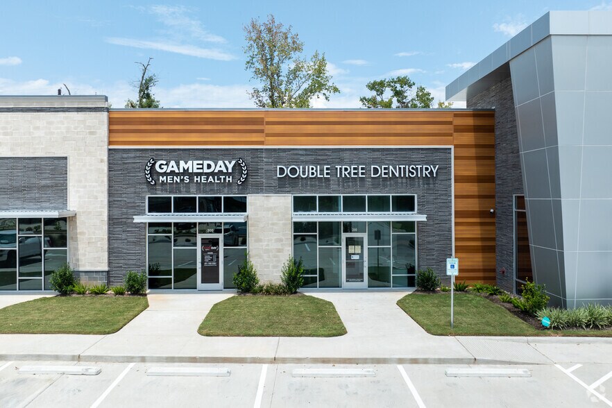 More Photos Of 10110 Research Forest Dr, The Woodlands General Retail For Lease