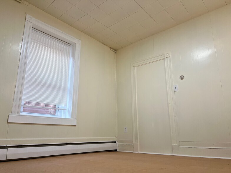 More Photos Of 4-6 John St, Waterbury Apartments For Sale