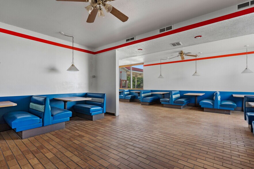 More Photos Of 3401 W Oakland Ave, Austin Truck Stop For Sale