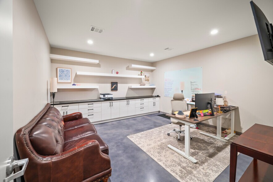 More Photos Of 7622 Eagle Ln, Spring Airplane Hangar For Sale
