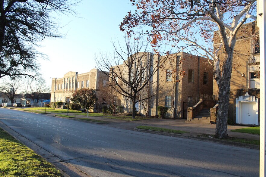 More Photos Of 1519 Circle Park Blvd, Fort Worth Religious Facility For Sale
