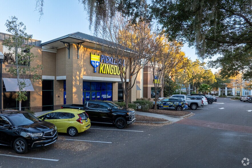 More Photos Of 600 Long Point Rd, Mount Pleasant Unknown For Lease