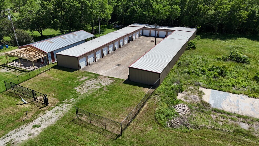 More Photos Of 118 US Hwy 69 hwy, Point Self Storage For Sale