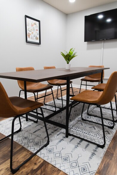 More Photos Of 45 N Chillicothe Rd, Aurora Office For Lease