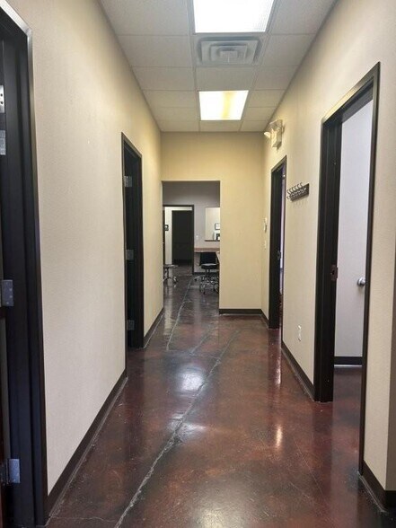 More Photos Of 301 SW 16th St, Bentonville Medical For Sale