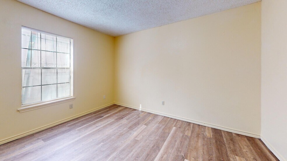 More Photos Of 120 37th st, Texarkana Apartments For Sale