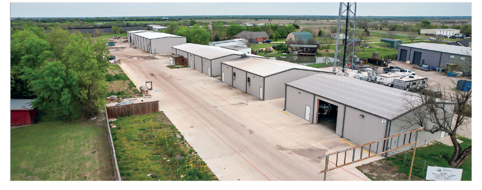 More Photos Of 15064 University Dr, Forney Warehouse For Lease