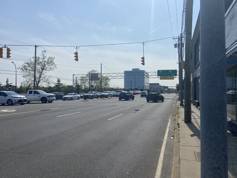 More Photos Of 249 Old Country Rd, Carle Place Freestanding For Sale