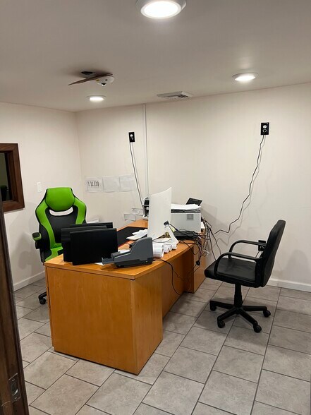 More Photos Of 17 Prospect Ave, Albany Light Distribution For Sale