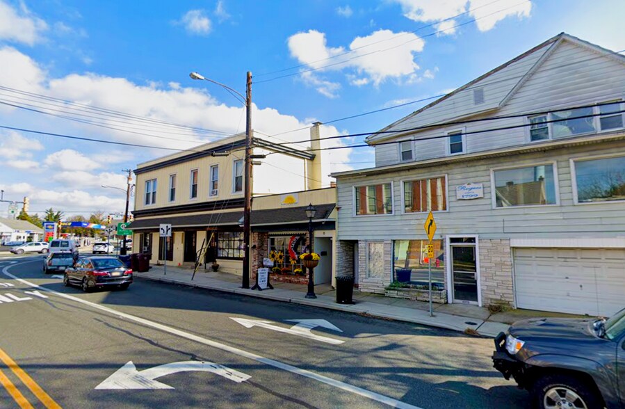 Primary Photo Of 2 S Main St, Woodstown Storefront Retail Residential For Lease