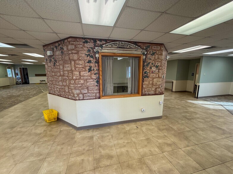 More Photos Of 3139 41st St NW, Rochester Office For Sale