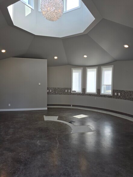 More Photos Of 110 Pelican Pl, Sylvan Lake Office For Sale