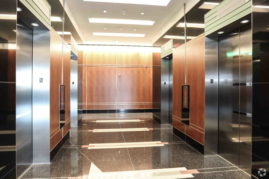 More Photos Of 21000 Atlantic Blvd, Dulles Town Center Office For Lease