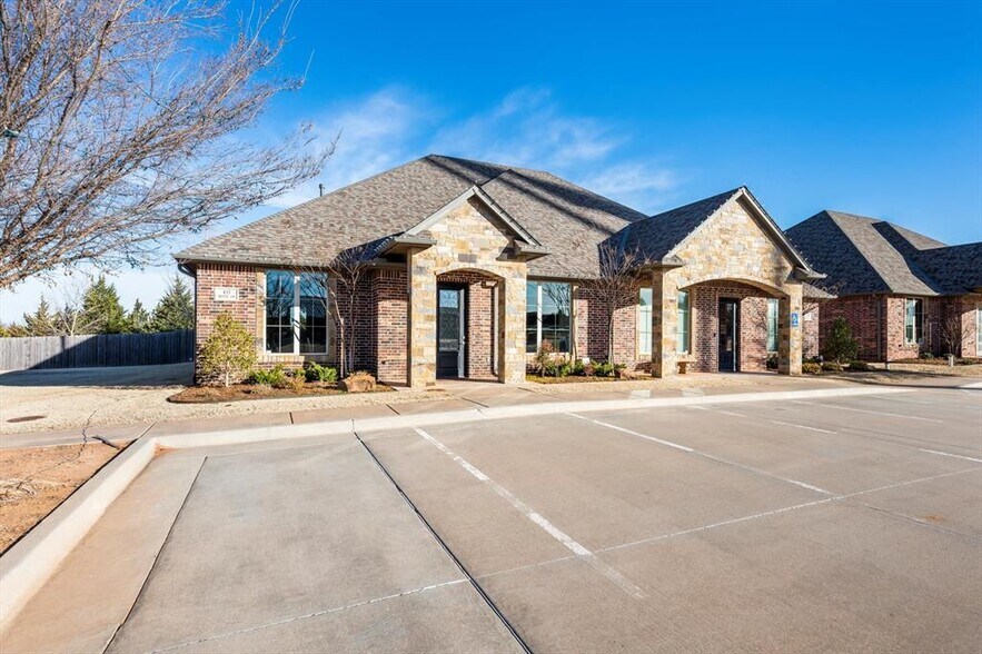 Primary Photo Of 833 Kelly Lakes Pass, Edmond Office For Lease