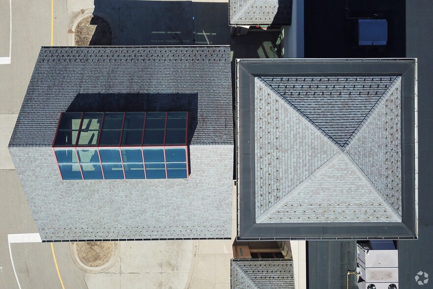 More Photos Of 5505-5688 S Harvey St, Muskegon Department Store For Lease