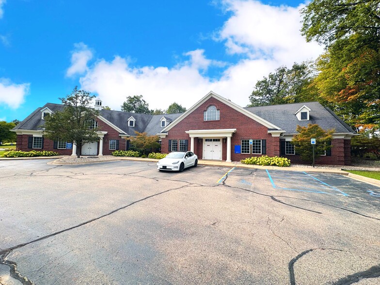 Primary Photo Of 1720 Abbey Rd, East Lansing Medical For Sale