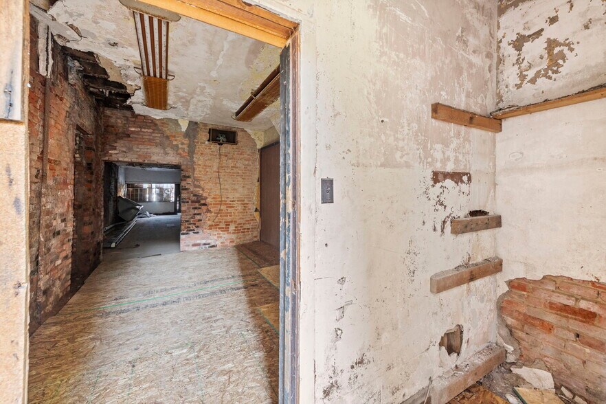 More Photos Of 1648 Vine St, Cincinnati Storefront Retail Residential For Sale