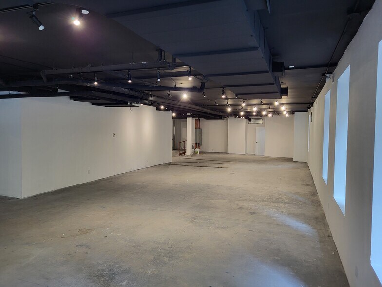 More Photos Of 26 Lombard St, Toronto Apartments For Lease