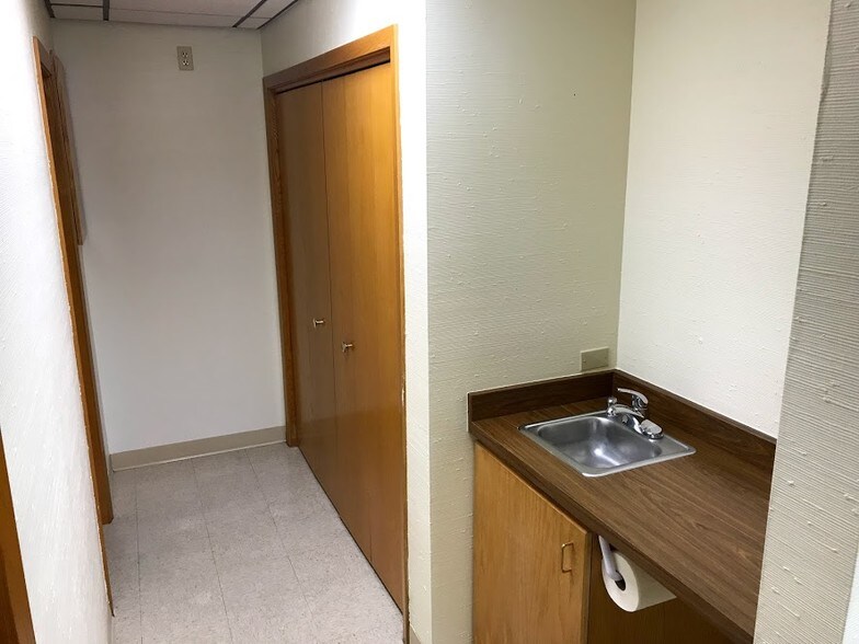 More Photos Of 3768 Norwood Dr, Littleton Warehouse For Lease