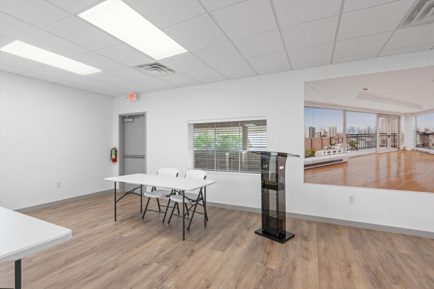 More Photos Of 503 E Palm Valley Blvd, Round Rock Medical For Lease