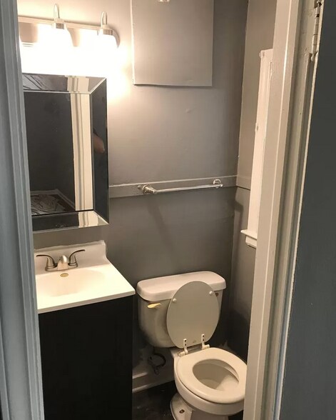 More Photos Of 140 N West St, Crown Point Apartments For Sale