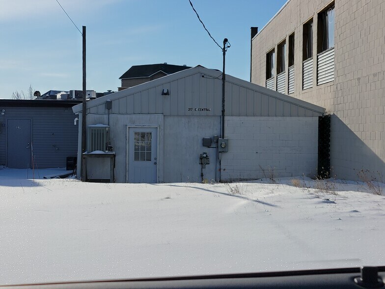 More Photos Of 217 E Central Ave, Mackinaw City Storefront For Lease