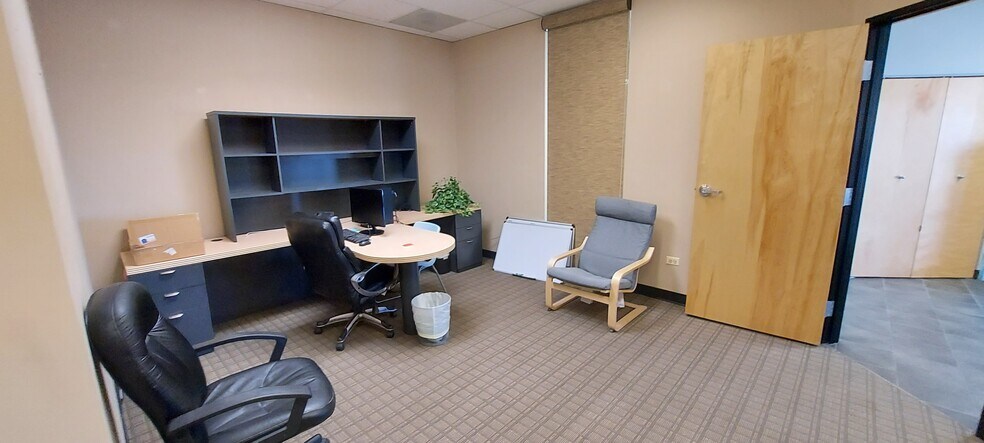More Photos Of 7399 S Tucson Way, Centennial Flex For Lease