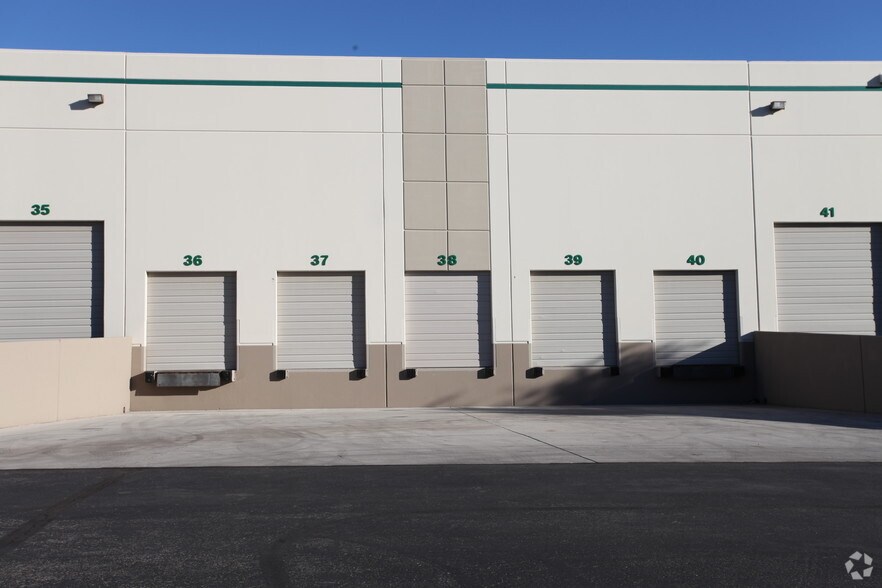 More Photos Of 4701 Cameron St, Las Vegas Industrial For Sale