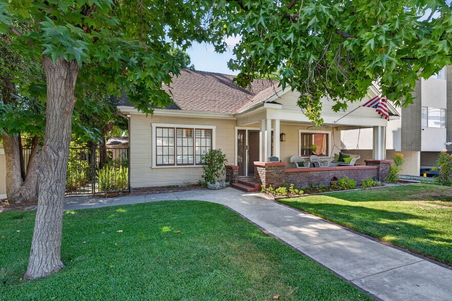 Primary Photo Of 119 S Adams St, Glendale Multifamily For Sale