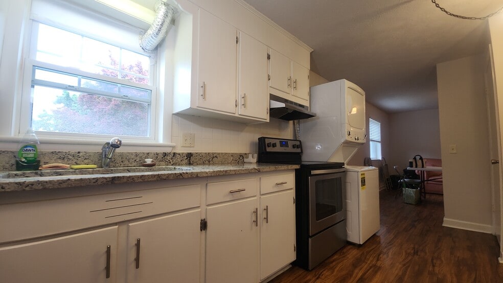 More Photos Of 958 College Ave, Harrisonburg Apartments For Sale