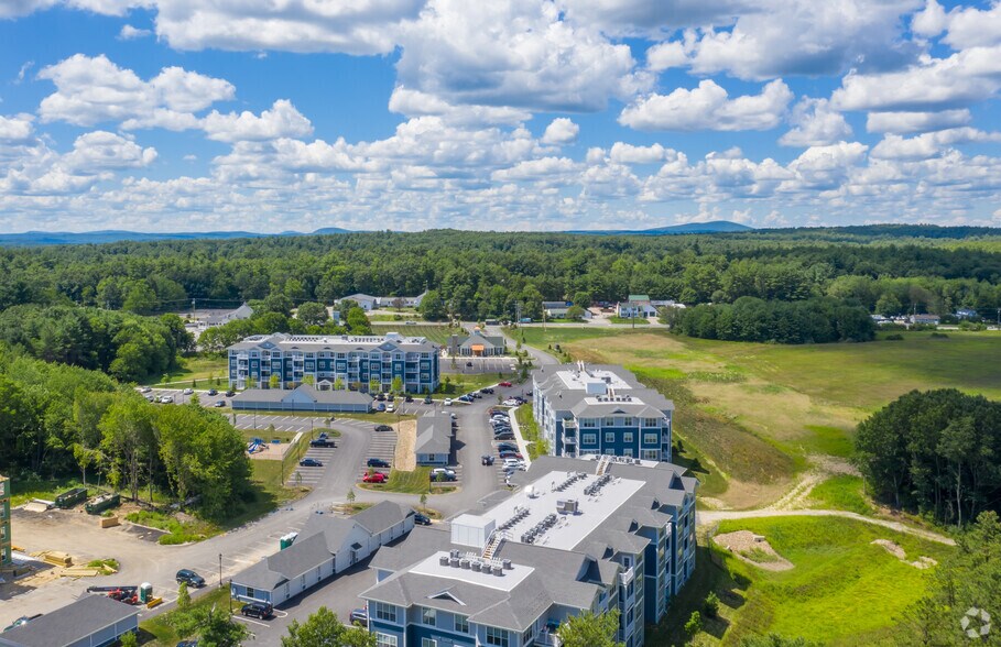 More Photos Of 703 Daniel Webster Hwy, Merrimack Warehouse For Lease