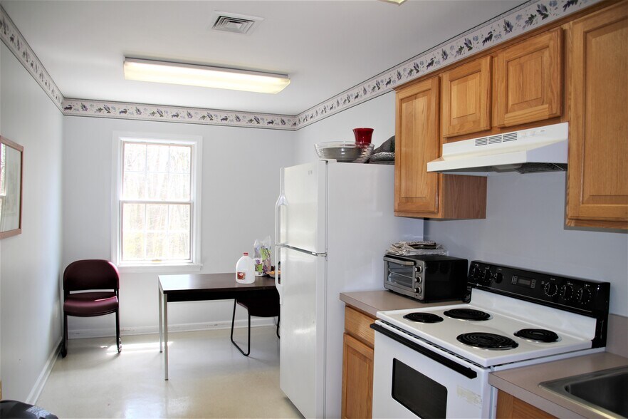 More Photos Of 11 Woodland Rd, Madison Medical For Sale