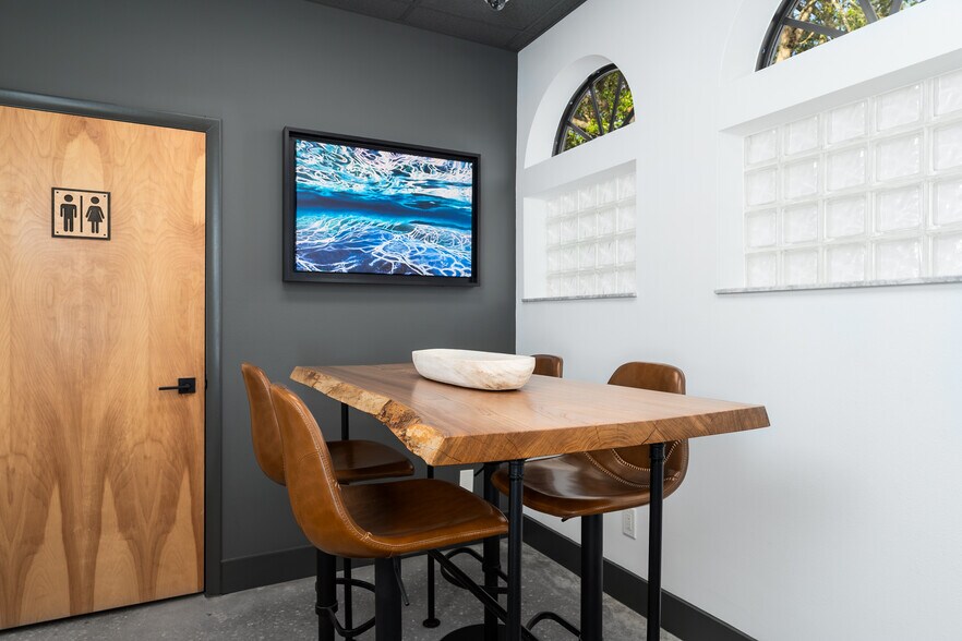 More Photos Of 223 N Causeway, New Smyrna Beach Medical For Sale