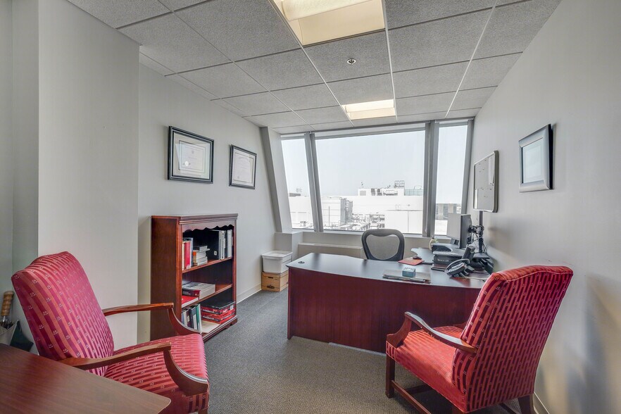 More Photos Of 1150 Connecticut Ave NW, Washington Office For Lease