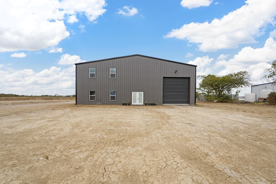 More Photos Of 1979 FM 1903, Caddo Mills Warehouse For Lease