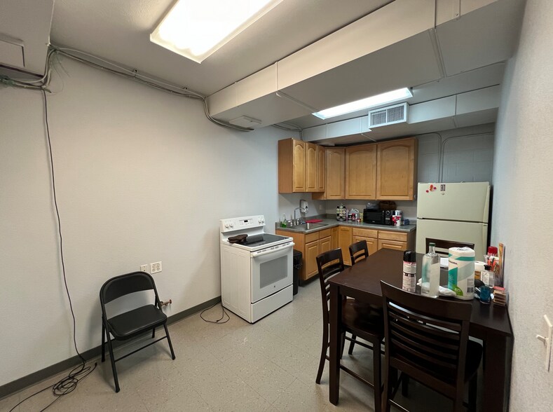 More Photos Of 3600-3610 S Huron St, Englewood Warehouse For Sale