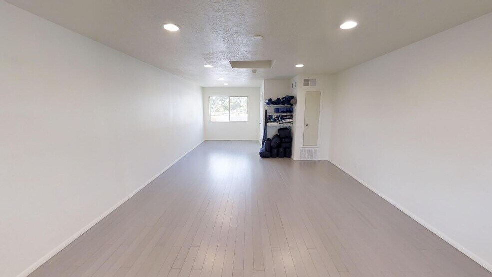 More Photos Of 4805 Marquette Ave NE, Albuquerque Apartments For Sale