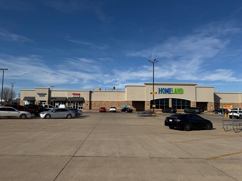 More Photos Of 107-115 E State Highway 152, Mustang Unknown For Lease