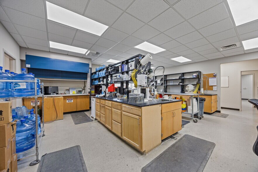 More Photos Of 9 Walden Ridge Dr, Asheville Medical For Lease