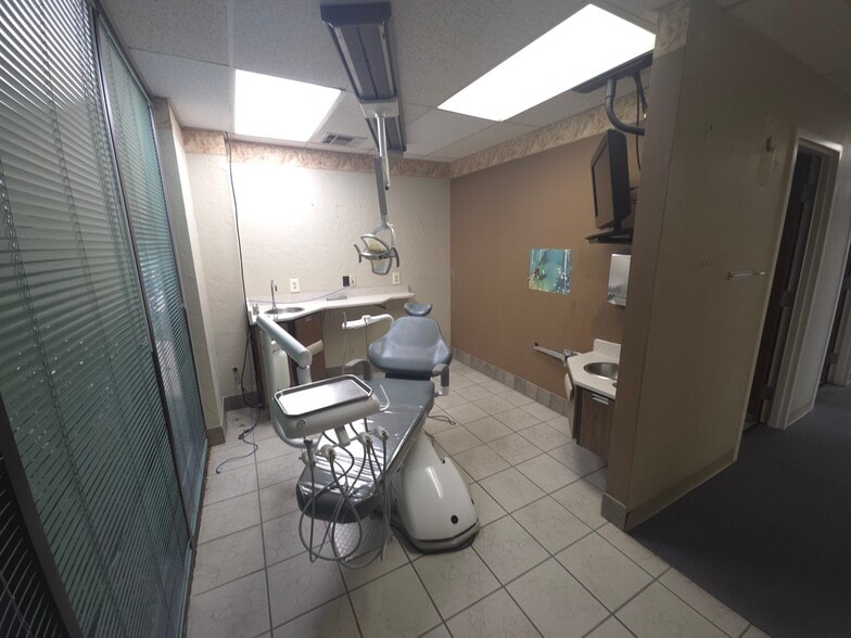 More Photos Of 3100 S Elm Pl, Broken Arrow Medical For Lease