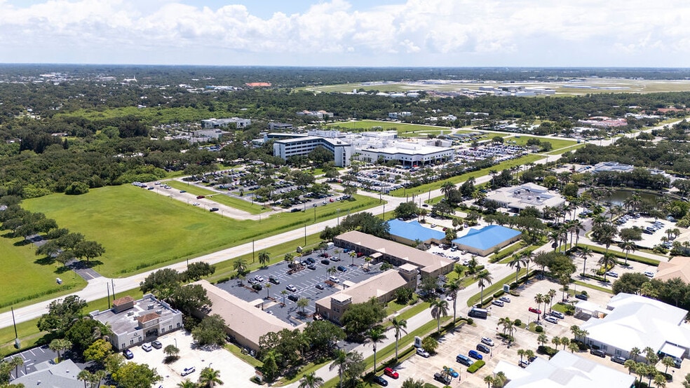 More Photos Of 923-931 37th Pl, Vero Beach Medical For Lease